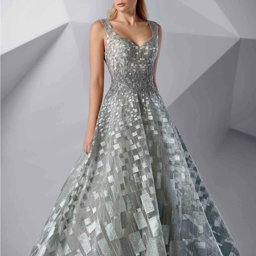 NEW MODESSA COUTURE M20216 DRESS Size 18